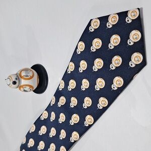 Star Wars BB-8- Neck Tie and Figurine
